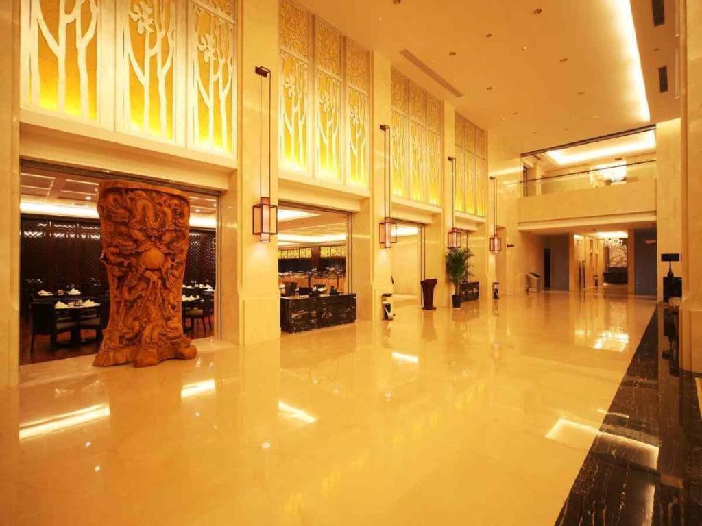 Haiyang Shenglong Jianguo Hotel Fengcheng  Bagian luar foto