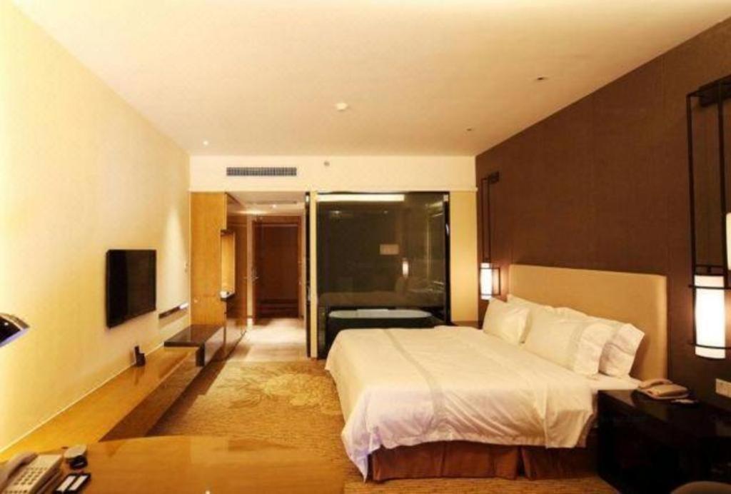 Haiyang Shenglong Jianguo Hotel Fengcheng  Bagian luar foto