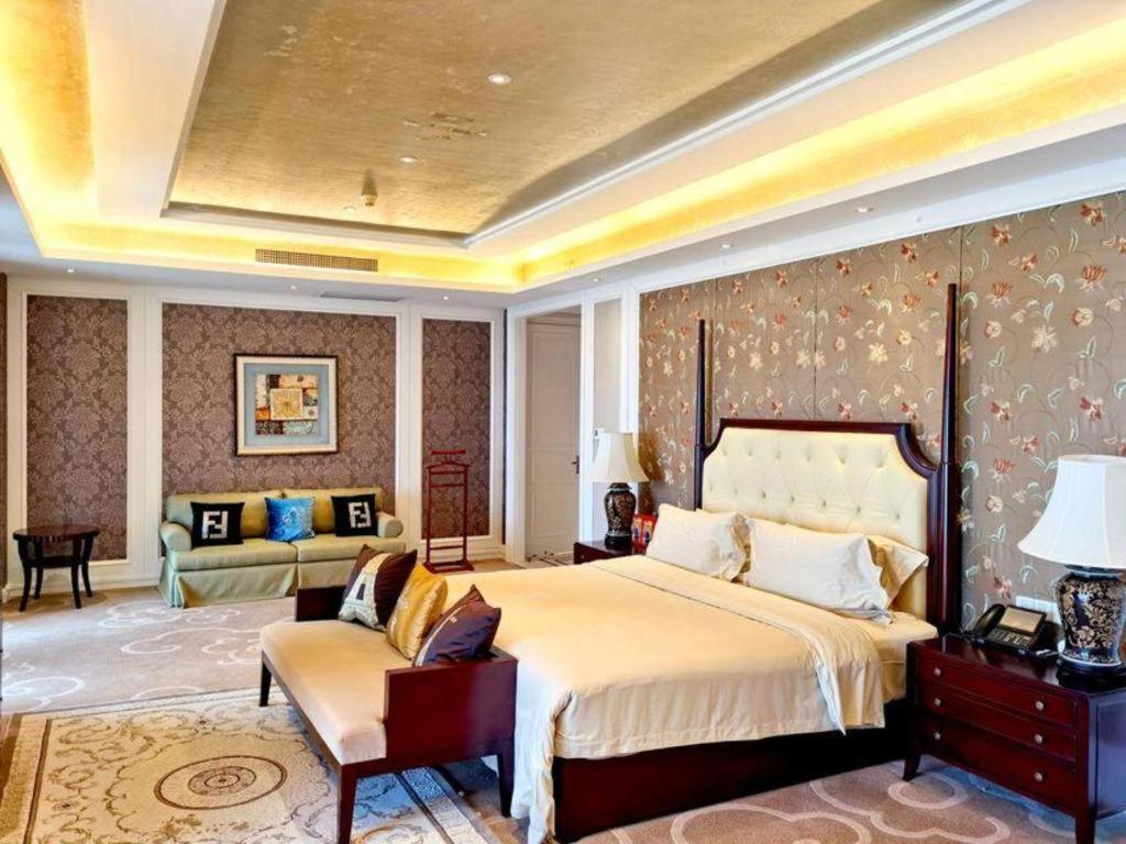 Haiyang Shenglong Jianguo Hotel Fengcheng  Bagian luar foto