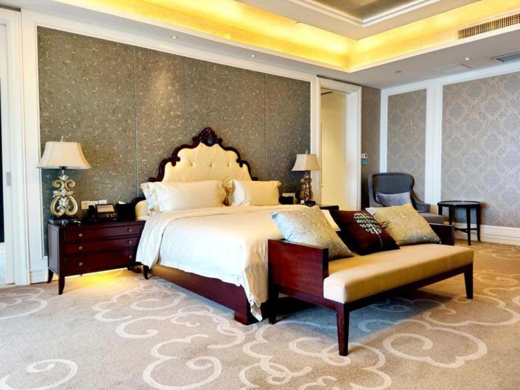 Haiyang Shenglong Jianguo Hotel Fengcheng  Bagian luar foto